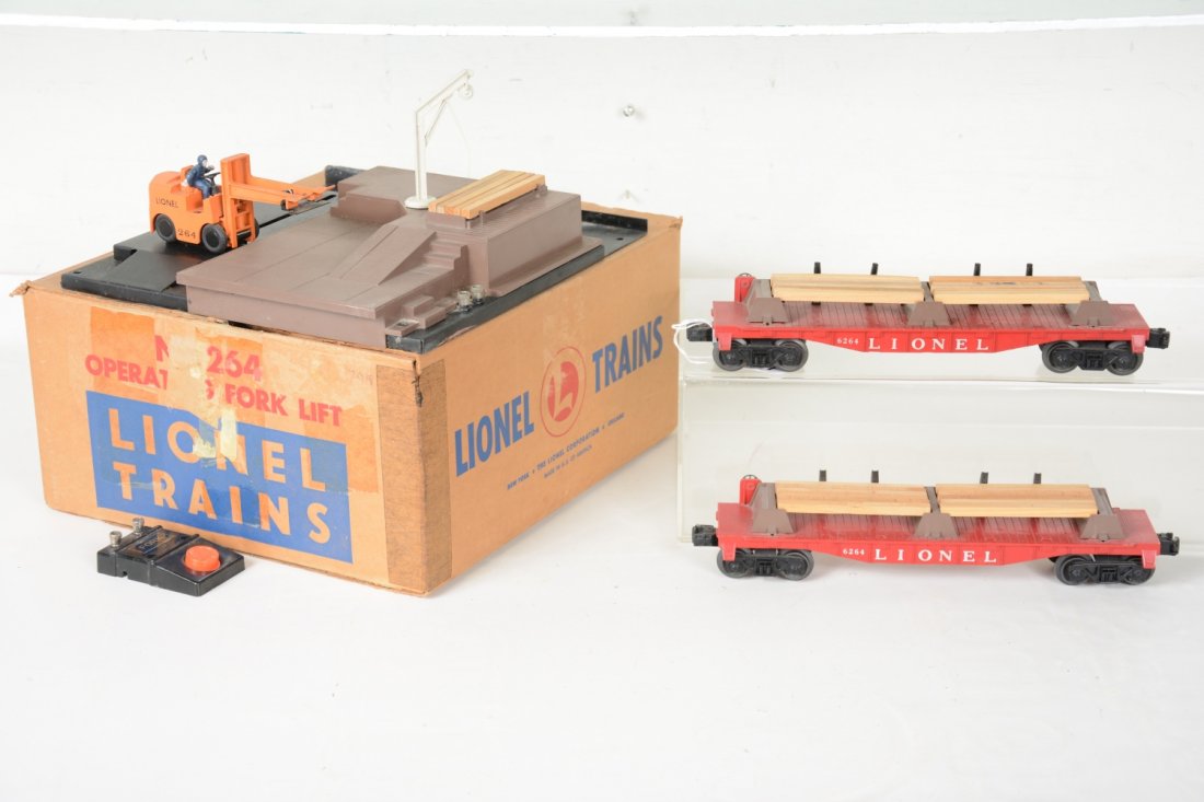 Boxed Lionel 264 Forklift Platform, Plus (1 of 4)