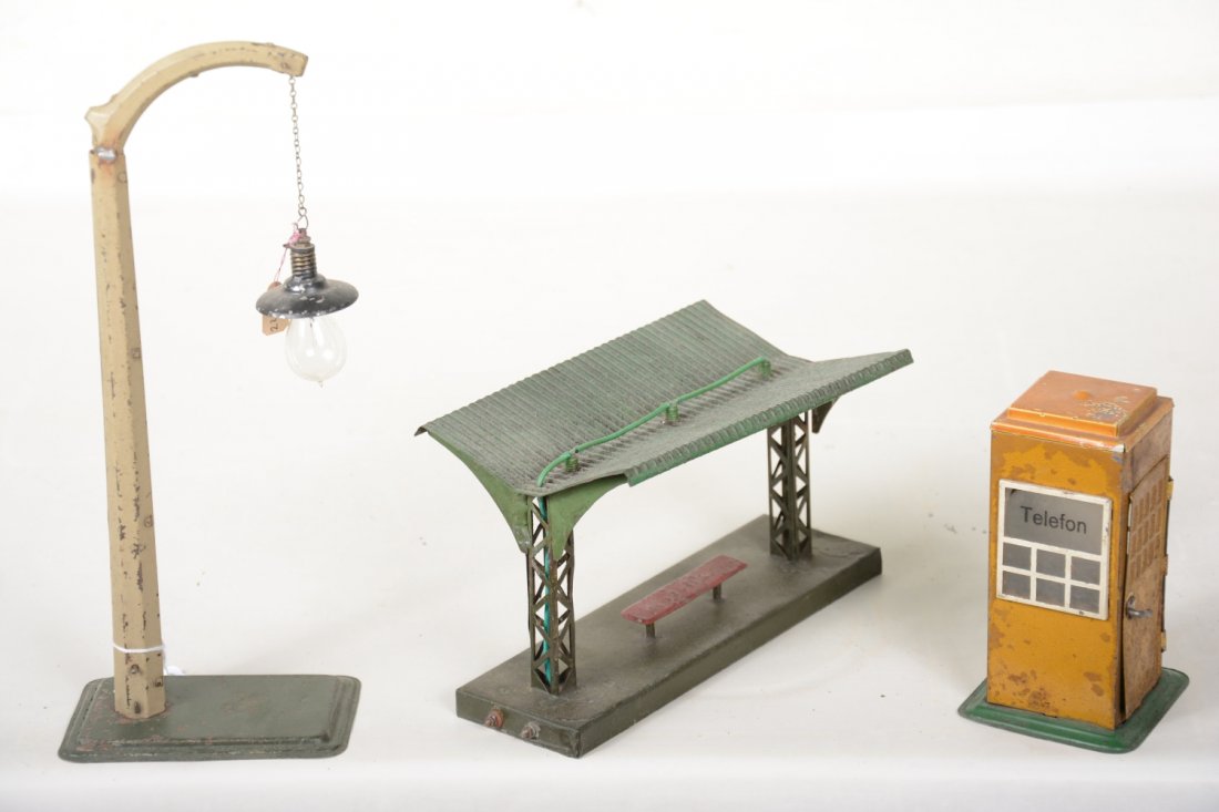 3 European Train Accessories (1 of 2)