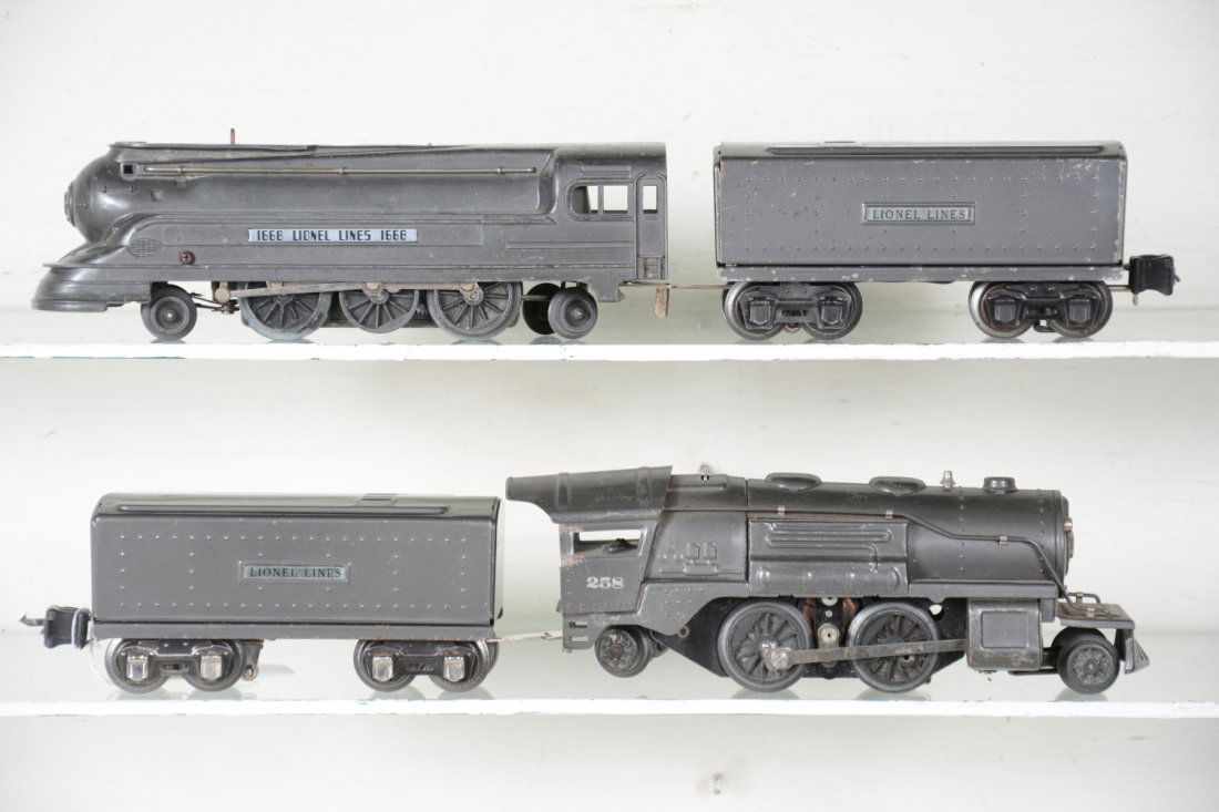 Clean Gunmetal Lionel 258 & 1668 Locomotives: Includes a clean late 258 loco with matching 2689W tender, C7+; 1668 Torpedo loco with 2689W tender, C6