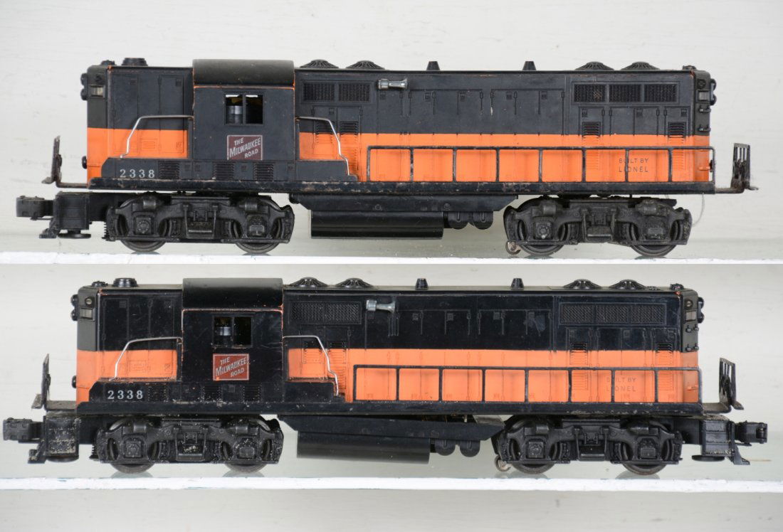 2 Lionel 2338 MR GP-7 Diesels (1 of 2)