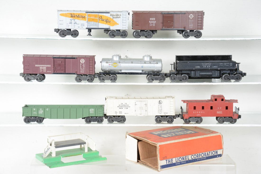 9 Fairly Clean Lionel Freight Cars (1 of 5)