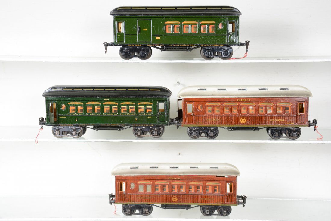 4 Matching Marklin Passenger Cars (1 of 4)