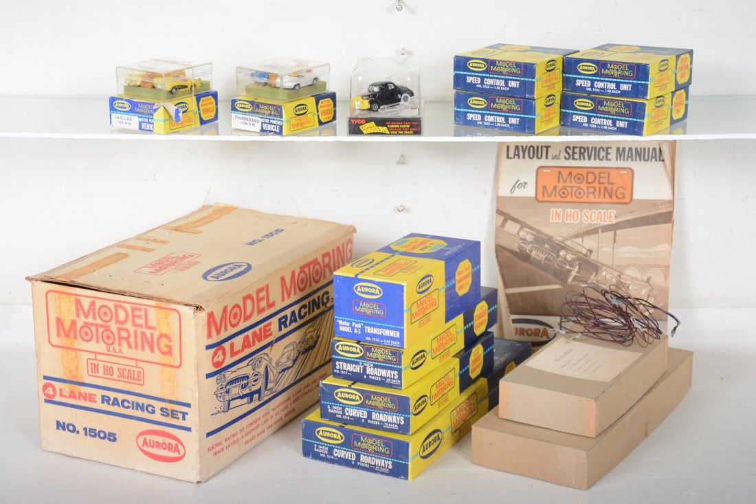 Super Aurora HO Slot Car Set 1505, Plus (1 of 5)