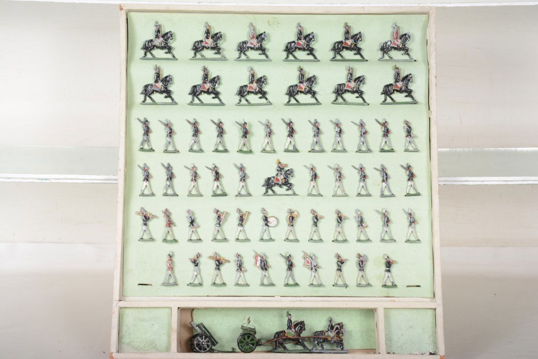 Unusual Large Vintage Soldier Set, Mignot? (1 of 4)