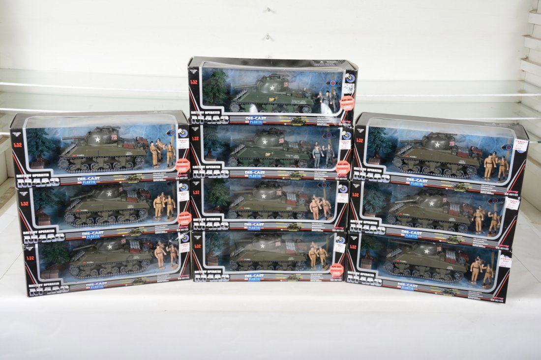 10 M4A3 Battery Operated Tank Sets, 1:32 (1 of 2)