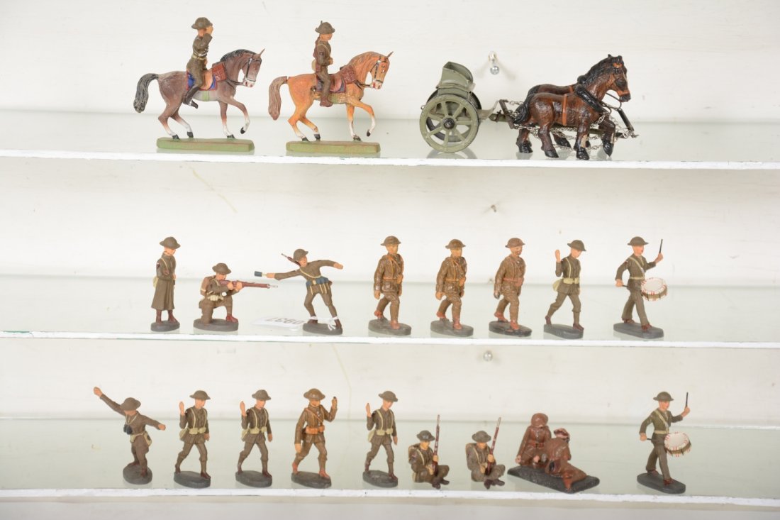 Nice Elastolin British Army Composition Soldiers (1 of 2)