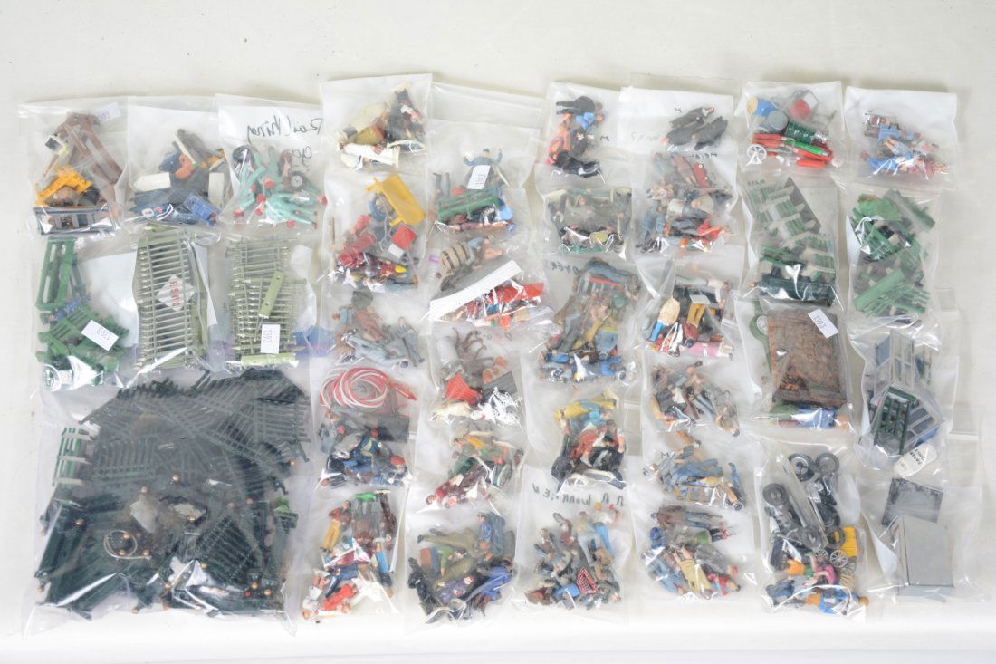 Large Lot Ron Zweig Diecast Layout Figures (1 of 2)