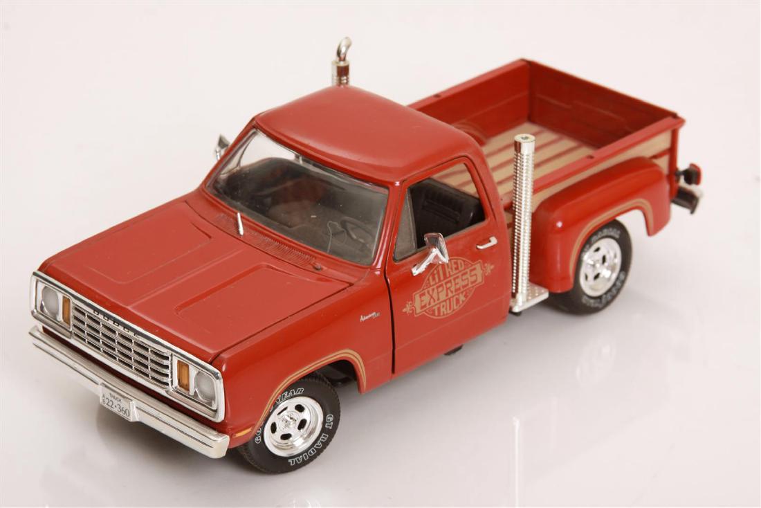1/18 Scale 1928 Dodge P/U Truck "Lil Red Express" by: This lot features a 1/18 scale 1928 Dodge P/U Truck "Lil Red Express" by Ertl.