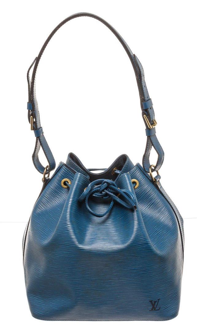 Louis Vuitton Blue Epi leather Noe GM Bucket Bag: Louis Vuitton Blue Epi leather Noe GM Bucket Bag with material Epi Leather, gold-tone hardware, shoulder adjustable strap and drawstring closure.