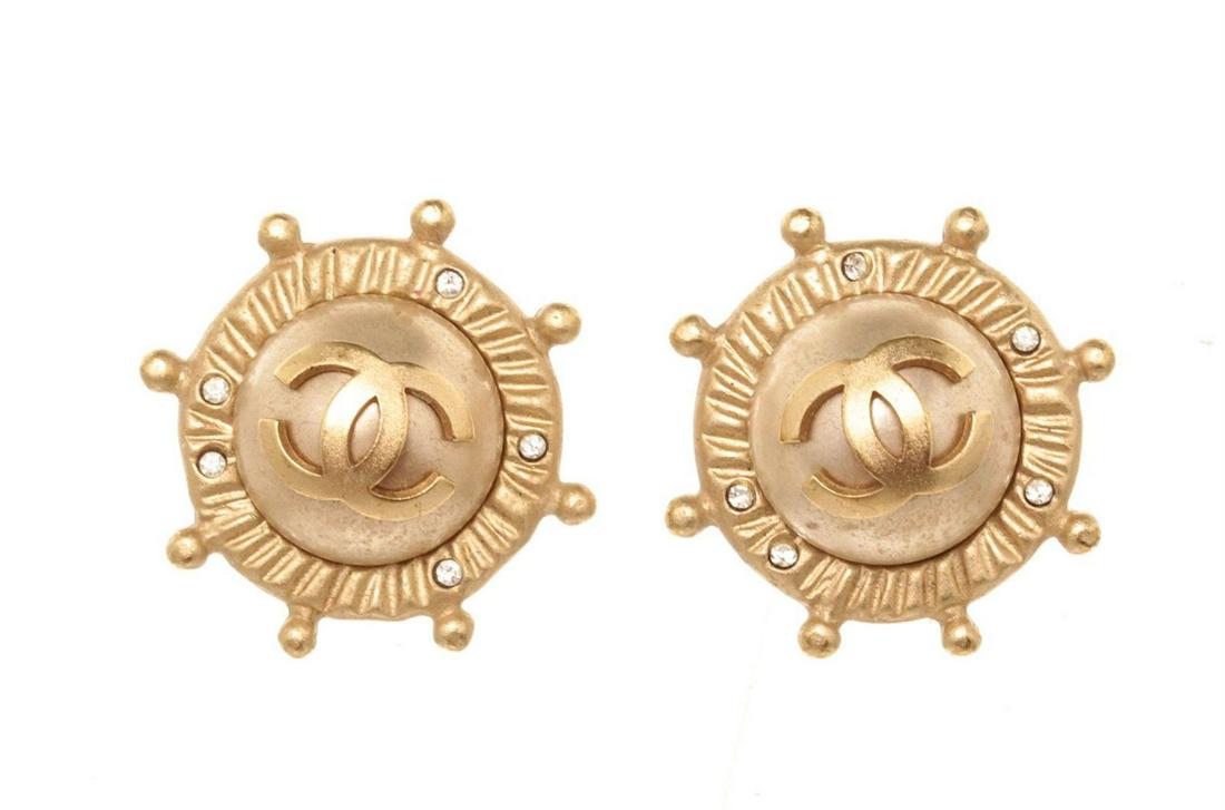 Chanel Gold CC Pearl Earring: Chanel Gold CC Pearl Earring with gold-tone hardware and turn lock closure.