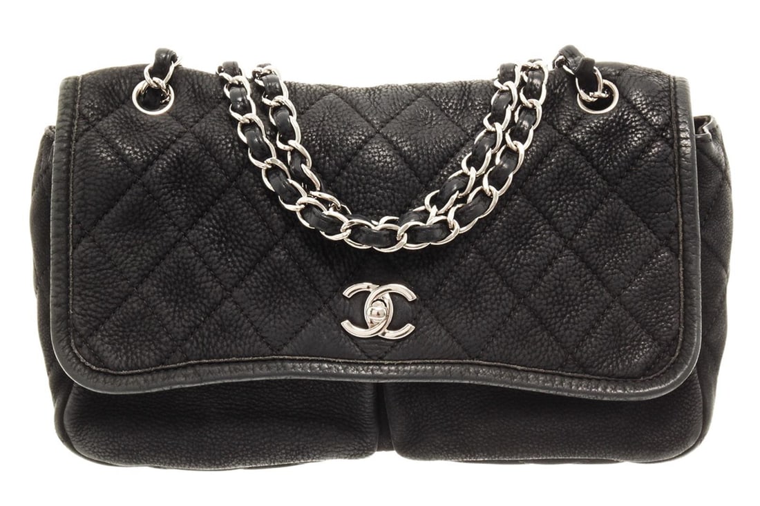 Chanel Flap Bag Single flap shoulder Black Leather: Chanel Flap Bag Single flap shoulder Black Leather. Brand: Chanel, Style: Flap Bag, Type: Single flap shoulder, Exterior Color: Black, Exterior Material: Leather, Exterior Pockets: one, Interior Color