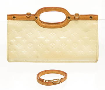 Louis Vuitton Beige Vernis Leather Roxbury Drive Handbag: Louis Vuitton Beige Vernis Leather Roxbury Drive Handbag. All available information is listed in the description and shown in the photos. Louis Vuitton Beige Vernis Leather Roxbury Drive Handbag with