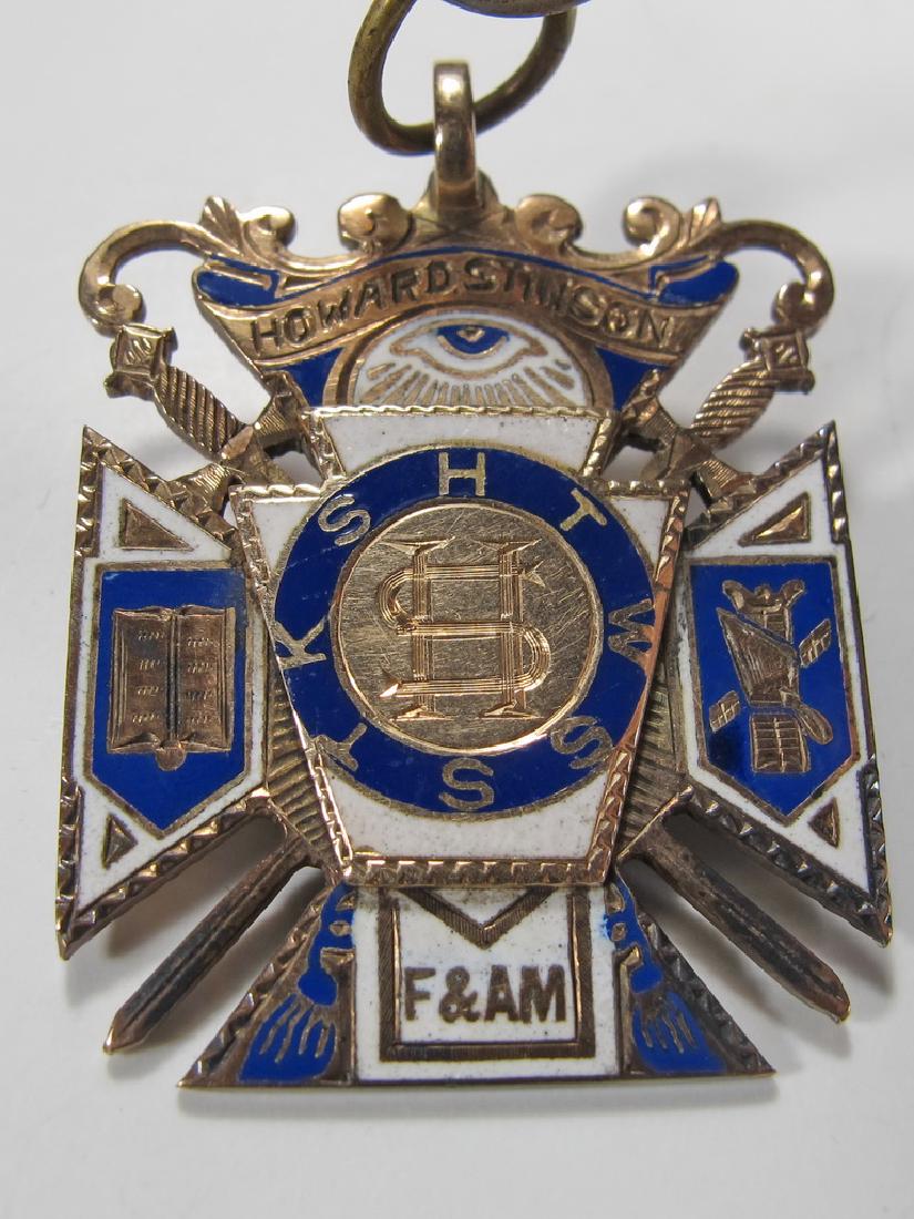 Antique Masonic 8k gold Royal Arch jewel (1 of 4)