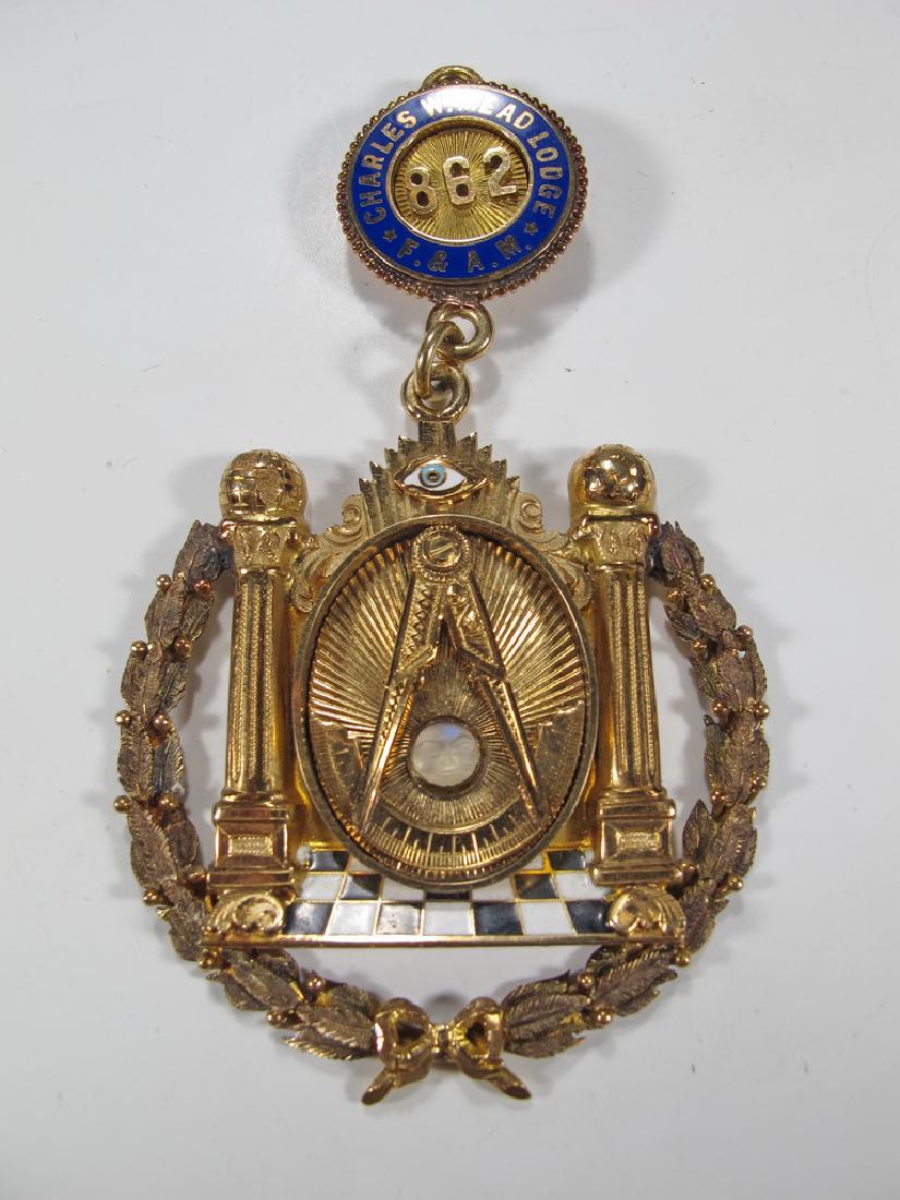 Masonic 14K gold The Masters Craft â€œWilmshurstâ€: Masonic 14K gold The Masters Craft "œWilmshurst" jewel. Round enameled pin "œCharles W. Mead Lodge 862 F. & A.M. Bottom plaque features a moonstone in the center of the sun. The Solomon"™s pillars