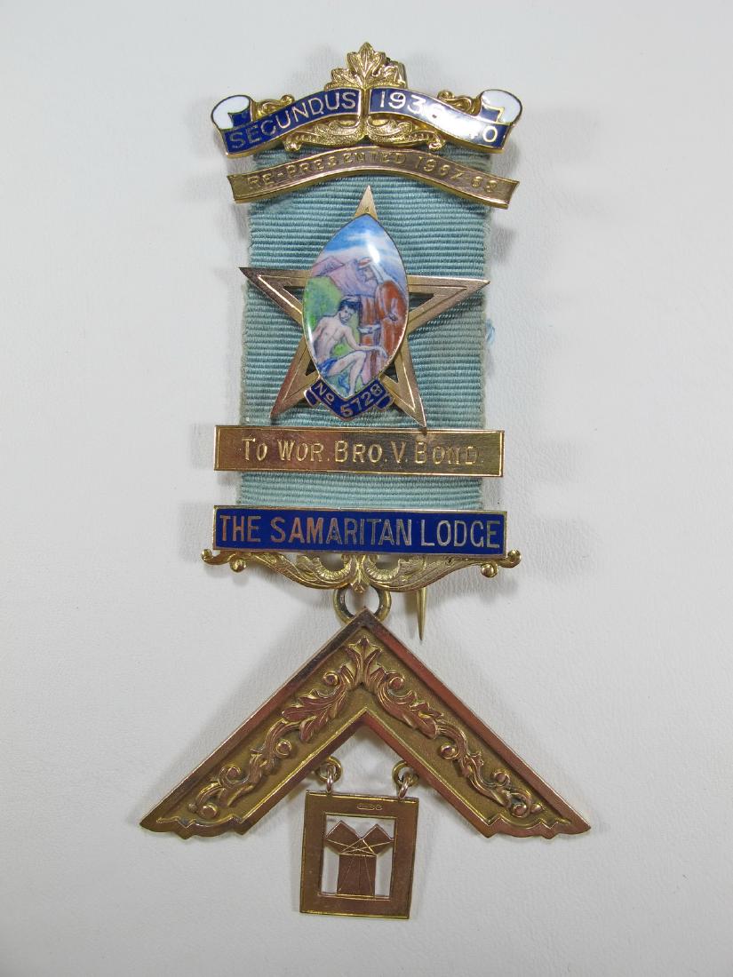 Antique Masonic 9 k gold breast jewel (1 of 7)