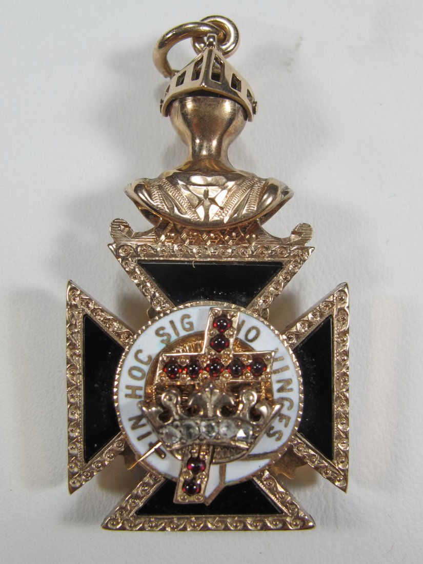 Antique Masonic 9K gold Scottish Rite Knights Templar (1 of 4)