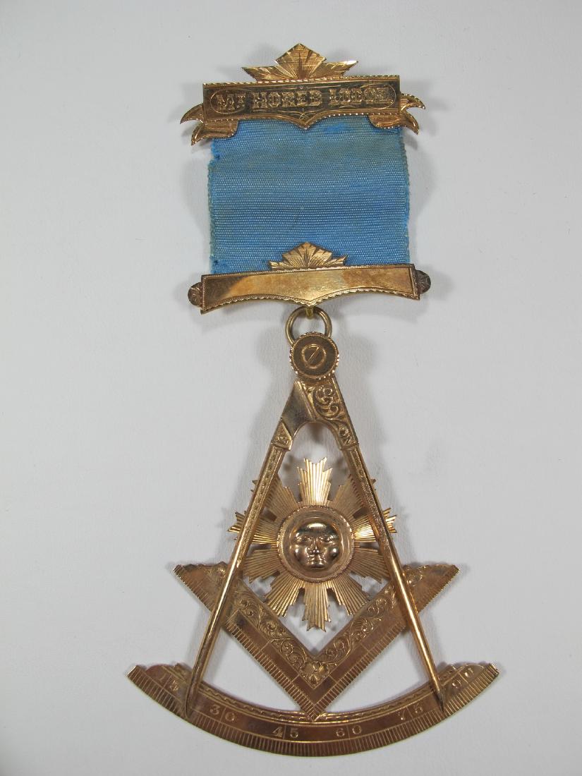 Antique Masonic 14K gold Past Master jewel (1 of 5)