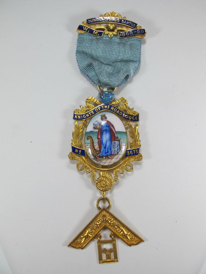 Antique Masonic G. Kenning 9k gold Past Master jewel (1 of 9)