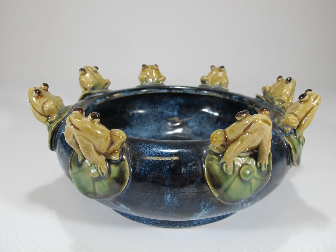 Asian majolica ceramic frogs bowl
