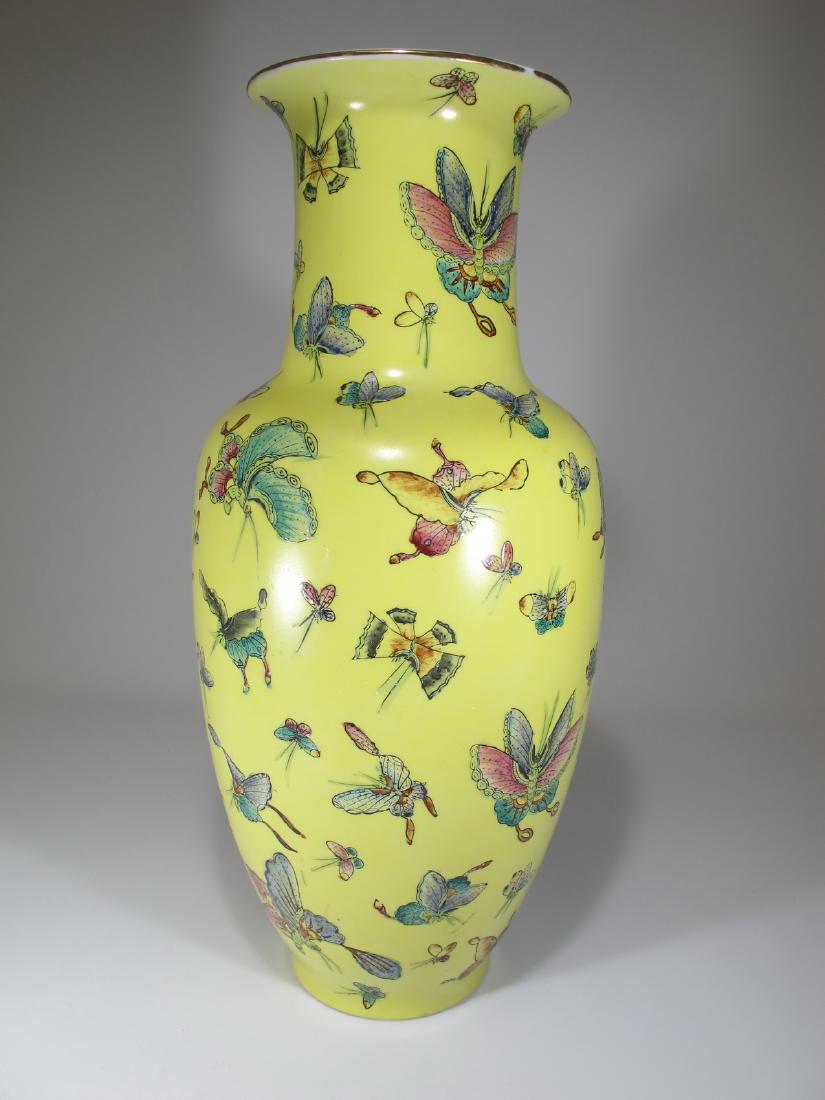 Large Chinese porcelain vase (1 of 7)