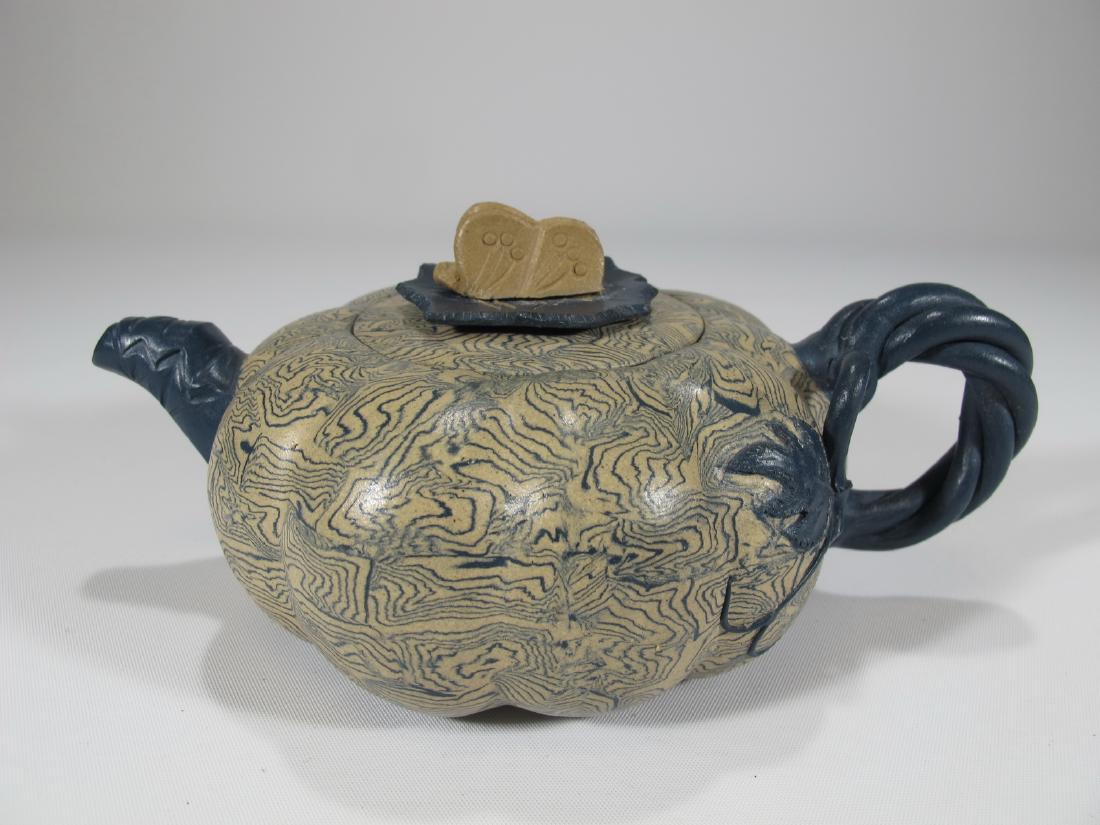 Vintage Asian ceramic teapot (1 of 8)