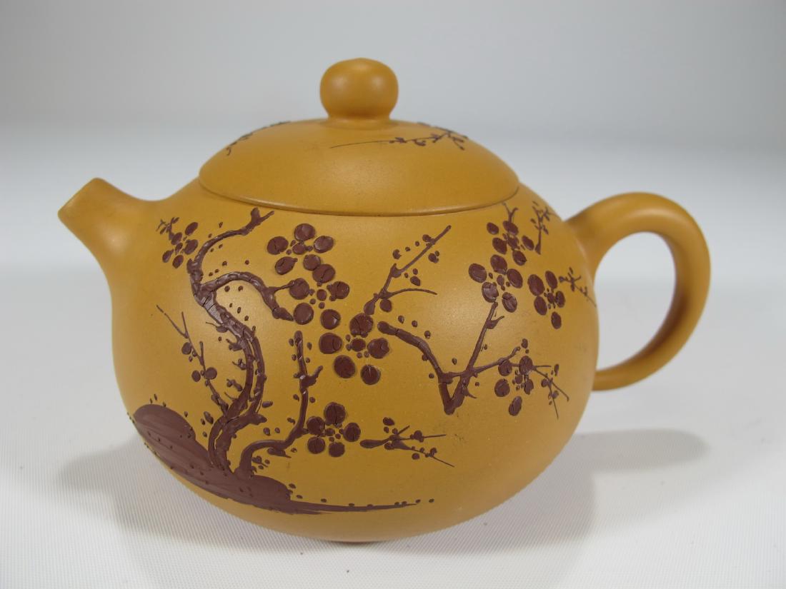 Vintage Chinese Yixing ceramic teapot (1 of 7)