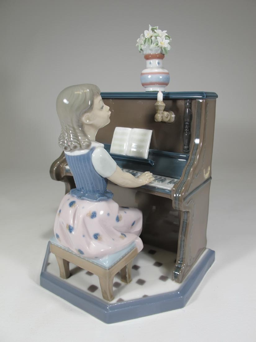 Lladro Practice makes perfect by Vicente Martinez (1 of 6)