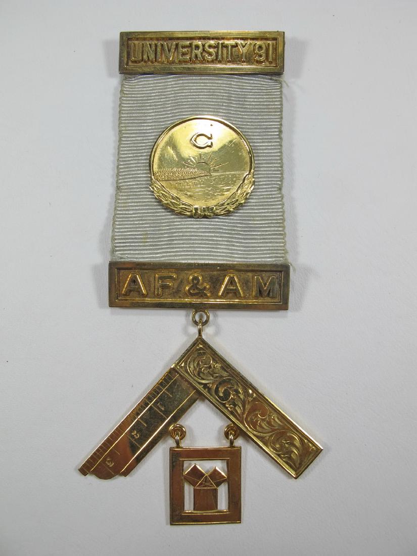 Masonic 10K gold Worshipful Past Master jewel (1 of 5)