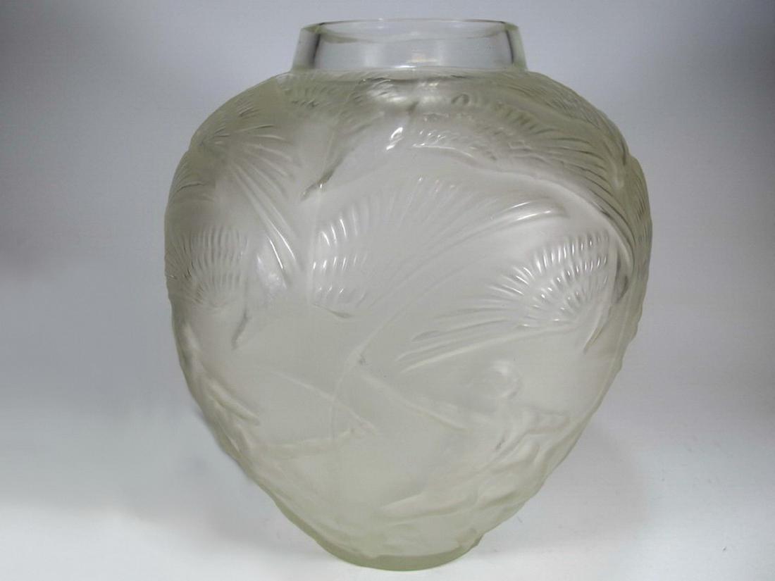 Signed R. Lalique Archers glass vase (1 of 6)