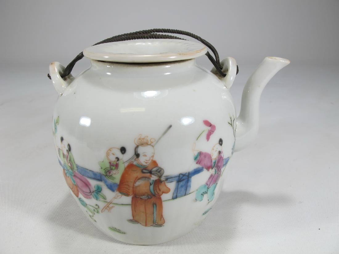 Antique Chinese porcelain teapot (1 of 7)