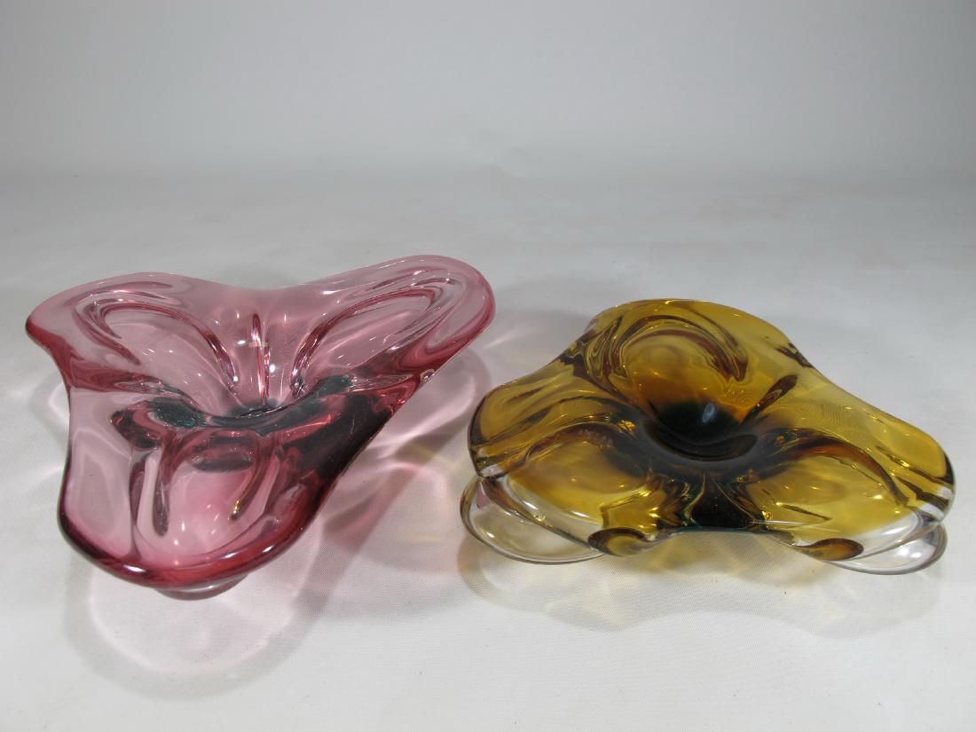 2 Vintage murano art glass ashtrays: 2 Vintage murano art glass ashtrays. 2 in H x 8 5/8 in W and 1 7/8 in H x 6 1/4 in W x 7 1/4 in D. Shipping in USA or International please contact for quote both UPS stores: 1) : James Lawrence UPS St