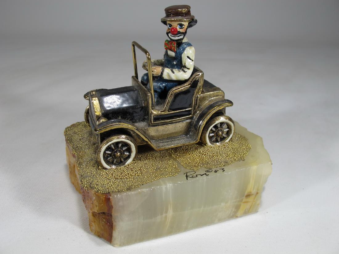 Ron LEE hand painted clown sculpture on an onyx base: Ron LEE hand painted clown sculpture on an onyx base. 4 1/8 in H x 4 in W x 3 1/2 in D. Shipping in USA or International please contact for quote both UPS stores: 1) : David Reiser UPS store 1937 - 95