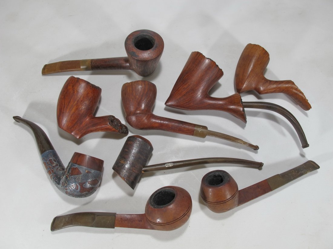 Vintage set of 8 Danish, French & English wood pipes: Vintage set of 8 Danish, French & English wood pipes. Soren, Denmark - Villager Algerian, France - Celoius Fantasy, Denmark - Charatan’s, London, Claude Old Briar, France - Jimmy Ropp, France and Go