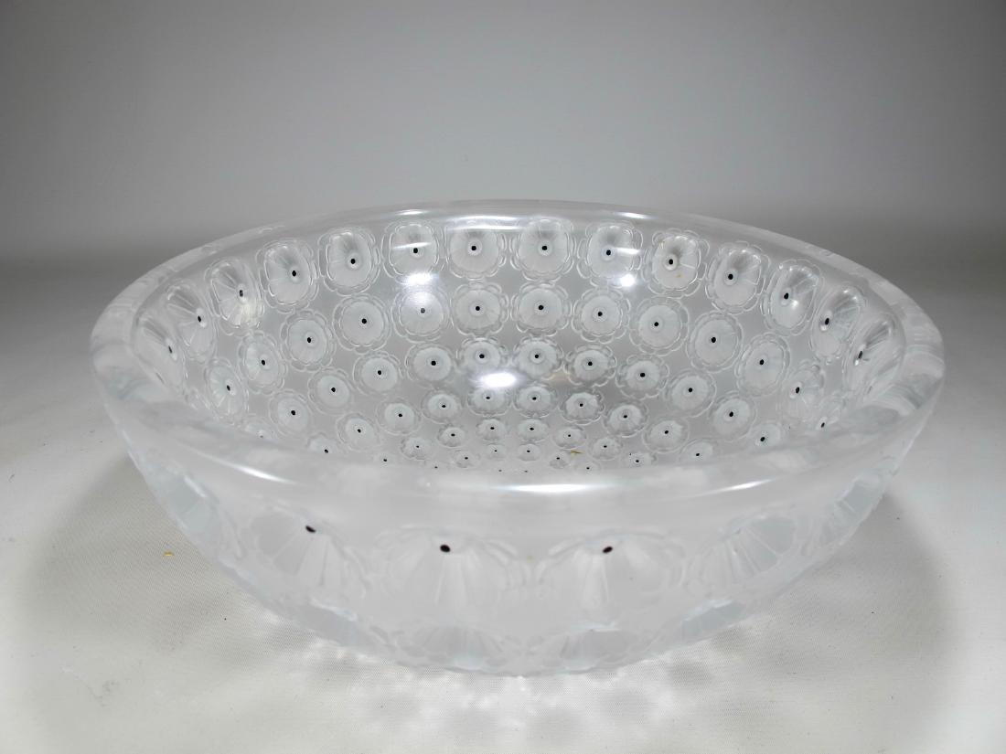 Signed Lalique NEMOURS, Daisies frosted crystal bowl: Signed Lalique NEMOURS, Daisies frosted crystal bowl. 4 in H x 10 in W. Shipping in USA or International please contact for quote both UPS stores: 1) : David Reiser UPS store 1937 - 954-454-1131 aucti