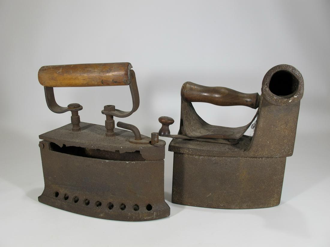 2 antiques irons for the hot coal: 2 antiques irons for the hot coal. 7 1/2” H x 7 5/8” W x 3 3/4” D and 8 1/4” H x 7 1/2” W x 4” D. Shipping in USA or International please contact for quote both UPS
