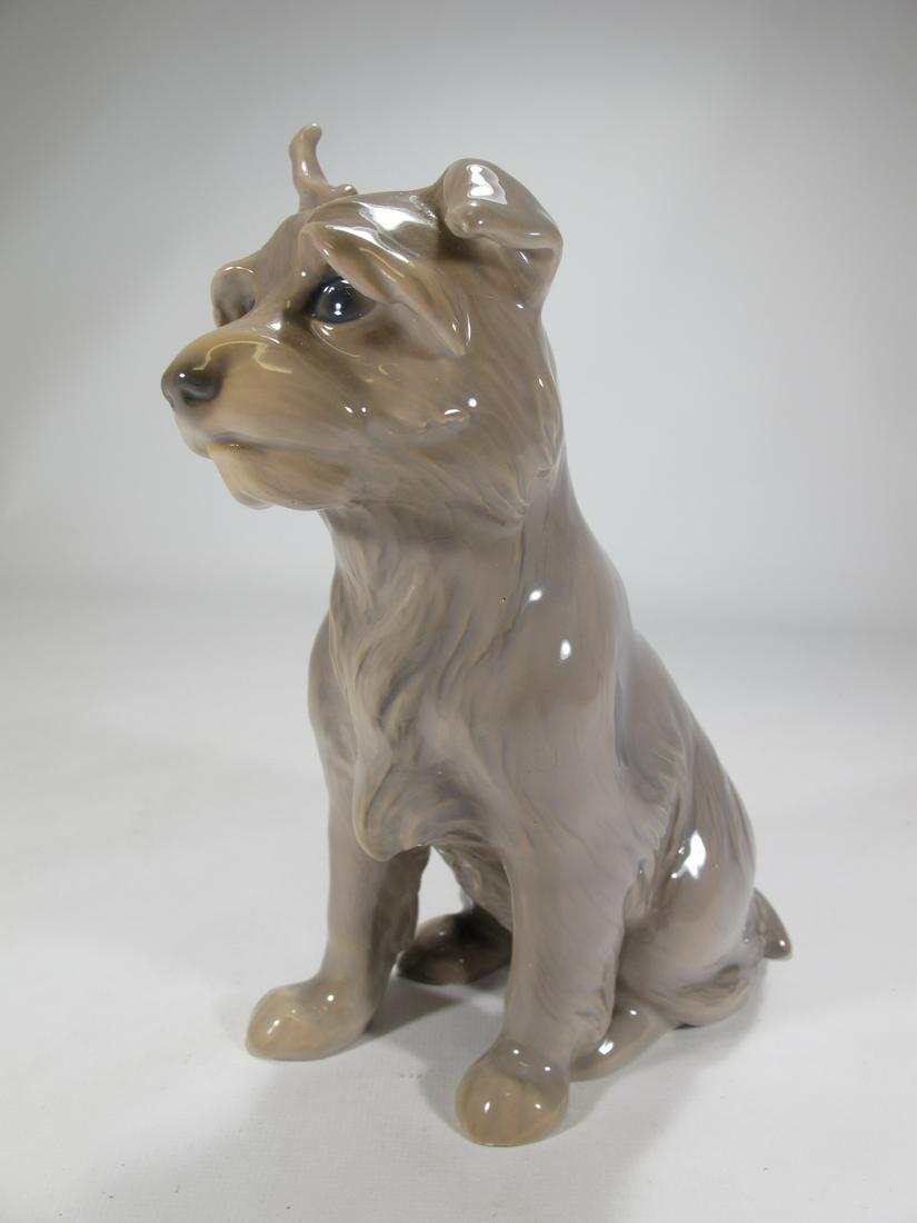 B & Gl Copenhagen dog porcelain statue: B & G Copenhagen dog porcelain statue. Bing & Grøndahl was a Danish porcelain manufacturer founded in 1853 by the sculptor Frederik Vilhelm Grøndahl and merchant brothers Meyer Hermann Bing and J