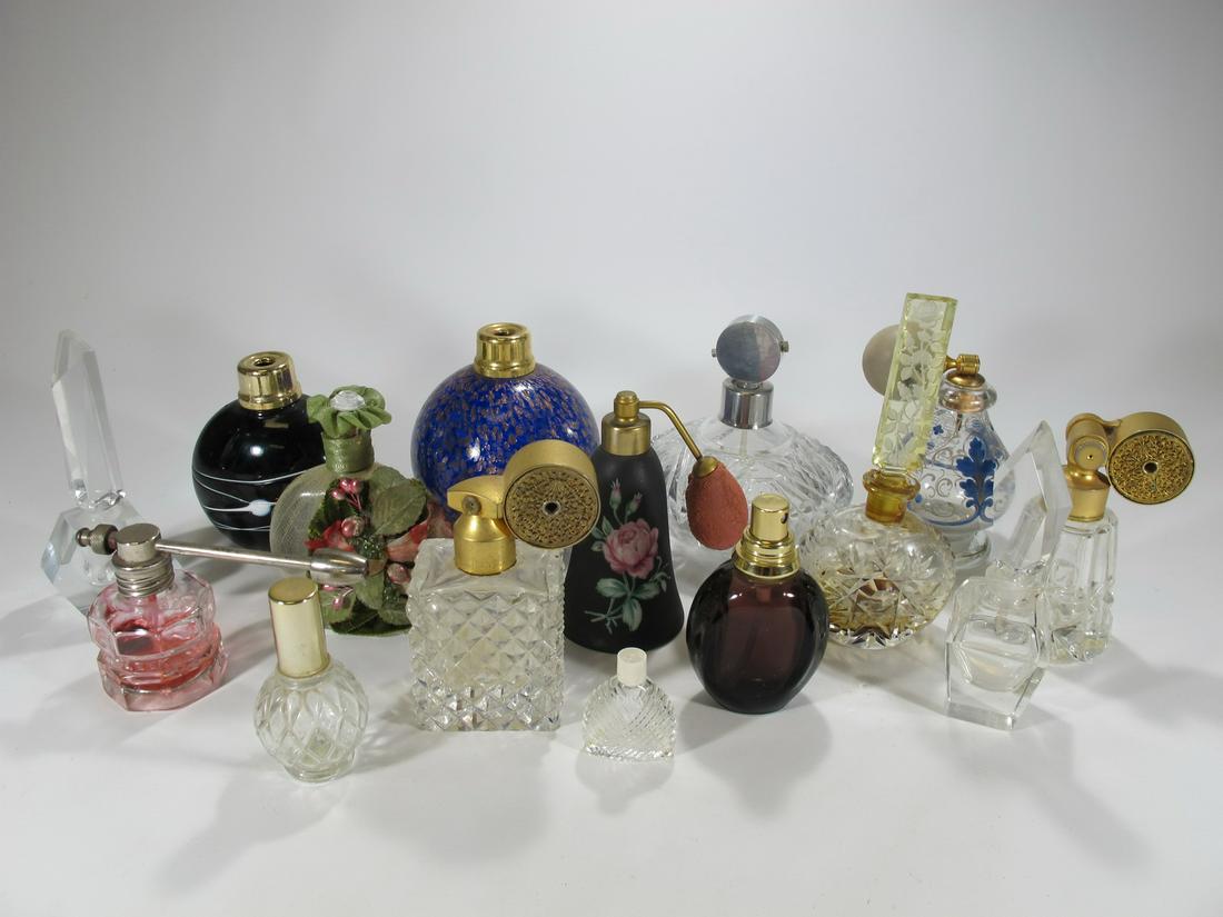 Diva, Christian Dior, Avon, Bergman & others perfurm: Diva, Christian Dior, Avon, Bergman, Marcel Franck, Kantlee K and others perfurm bottles. Total 15 pieces. Shipping in USA or International please contact for quote both UPS stores: 1) : David Reiser 