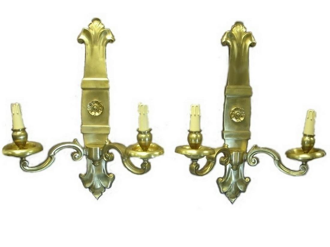 Huge French pair of bronze wall sconces: Huge French pair of bronze wall sconces. 25 1/2 in H x 20 in W x 9 in D. Shipping in USA or International please contact for quote both UPS stores: 1) : David Reiser UPS store 1937-754-263-0780, aucti