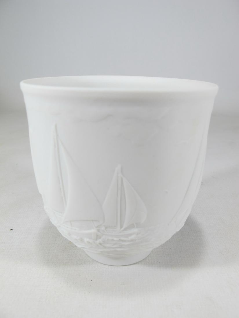 Lladro 17657 Sailing the Seas Bell porcelain statue (1 of 5)