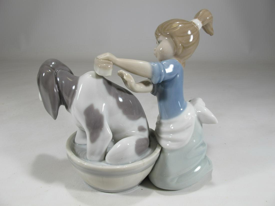 Lladro 5455 Bashful Bather porcelain statue (1 of 8)