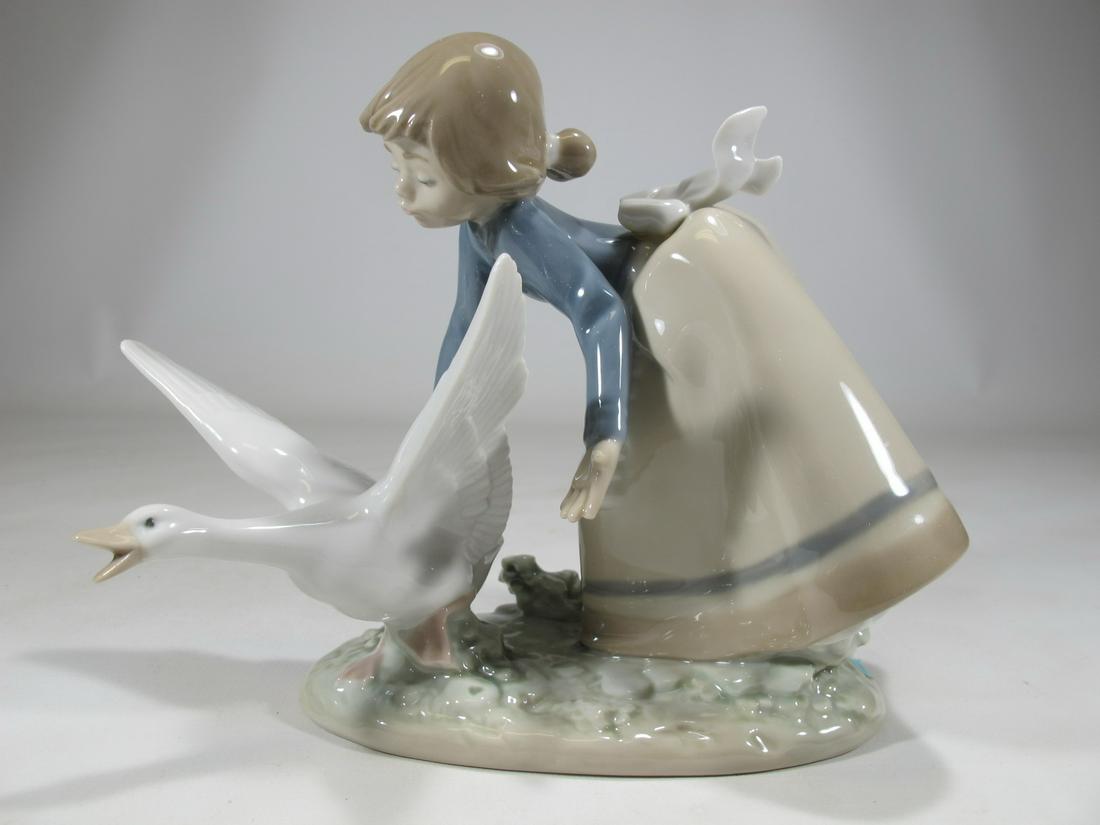 Lladro 5553 Wild Goose Chase porcelain statue (1 of 8)
