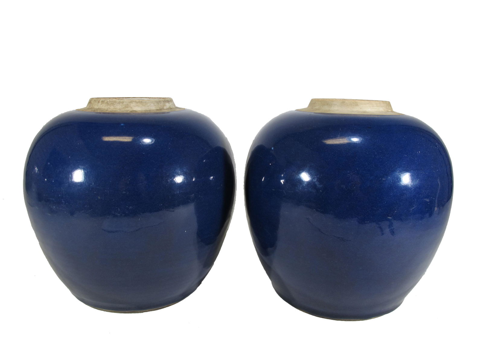 Vintage Chinese pair of porcelain vases (1 of 6)