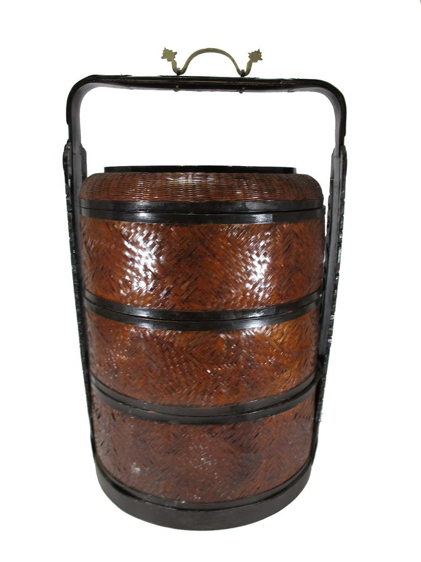 Vintage Japanese wicker food basket: Vintage Japanese wicker food basket. 23 3/4” x 15 7/8” D. ANY INVOICE OVER $ 2,000.00 WE WILL ACCEPT PAYMENTS ONLY THROUGH CHECK OR BANK WIRE TRANSFER, SAME FOR INTERNATIONAL BUYERS. IF YO