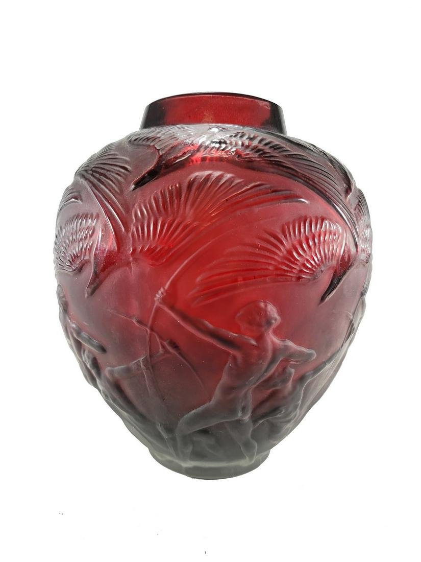 Signed R. Lalique archers glass vase: Signed R. Lalique archers glass vase probably made by Rigolleau in Argentina years ago. 10 1/4” H x 8 1/4” W. ANY INVOICE OVER $ 2,000.00 WE WILL ACCEPT PAYMENTS ONLY THROUGH CHECK OR BANK