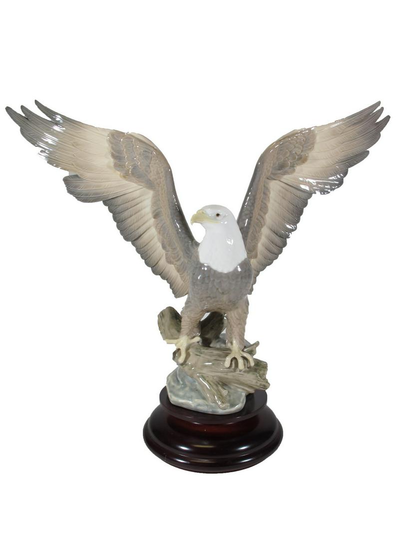Lladro Liberty Eagle porcelain sculpture 5602 (1 of 10)