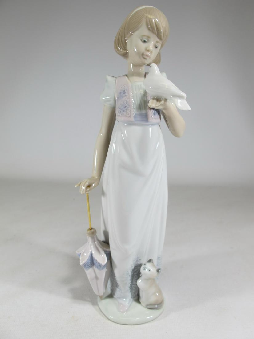 Lladro 7611 Summer Stroll porcelain statue (1 of 9)