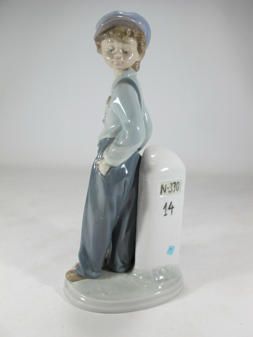 Lladro 5400 The Wanderer porcelain statue (1 of 9)