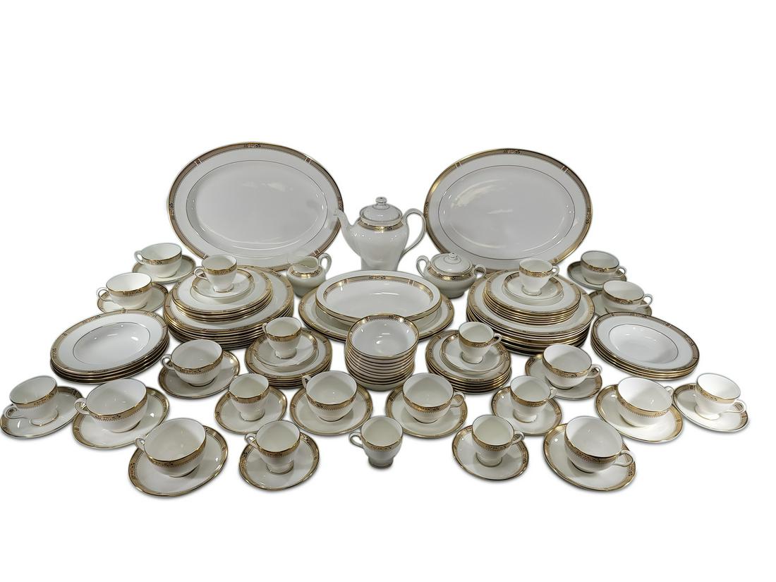 Royal Doulton Minton 109 pcs porcelain set (1 of 6)