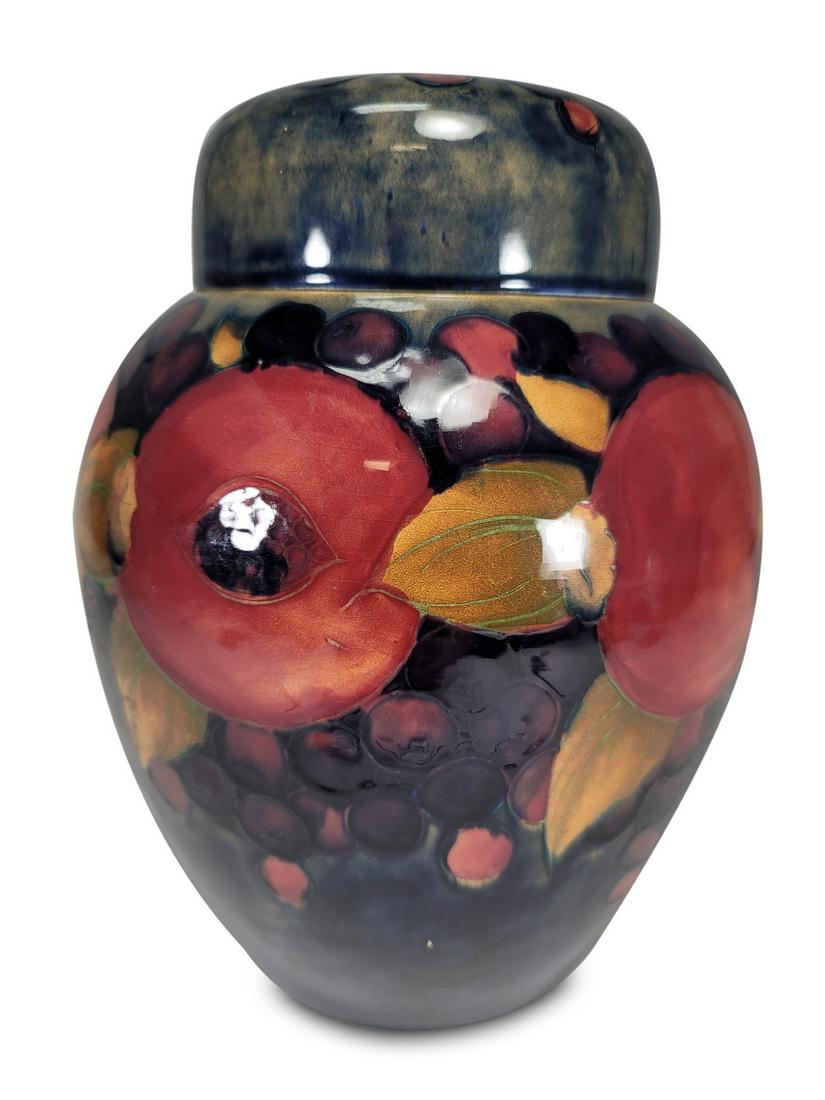 Vintage Moorcroft, England porcelain jar (1 of 6)