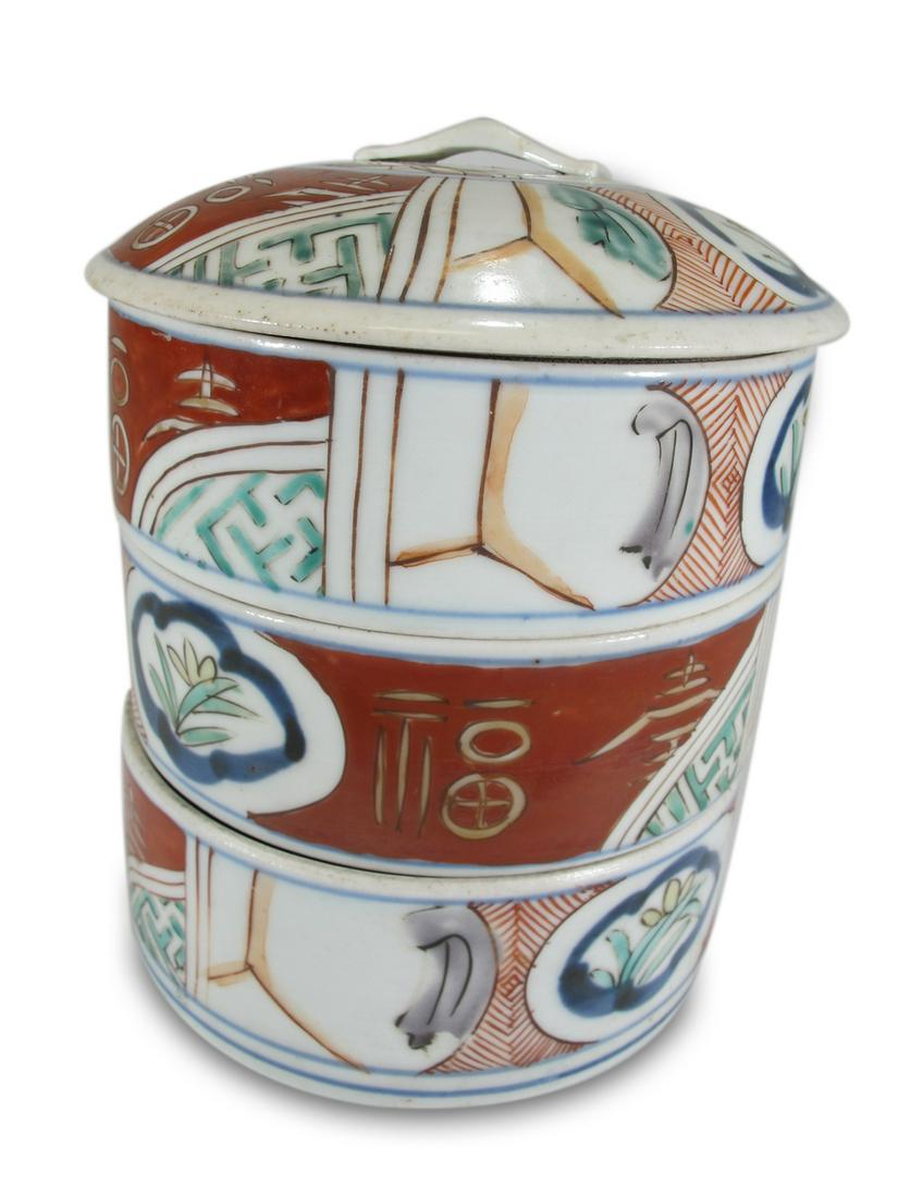 Vintage Imari carrier tiffin lunch box: Vintage Imari carrier tiffin lunch box . 6 3/4” H x 5 1/8” W. ANY INVOICE OVER $ 2,000.00 WE WILL ACCEPT PAYMENTS ONLY THROUGH CHECK OR BANK WIRE TRANSFER, SAME FOR INTERNATIONAL BUYERS. I